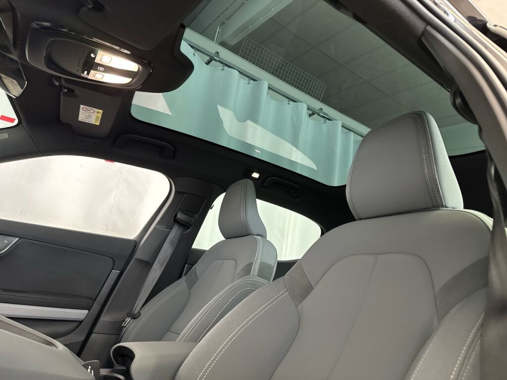 Polestar 2 2021 Musta