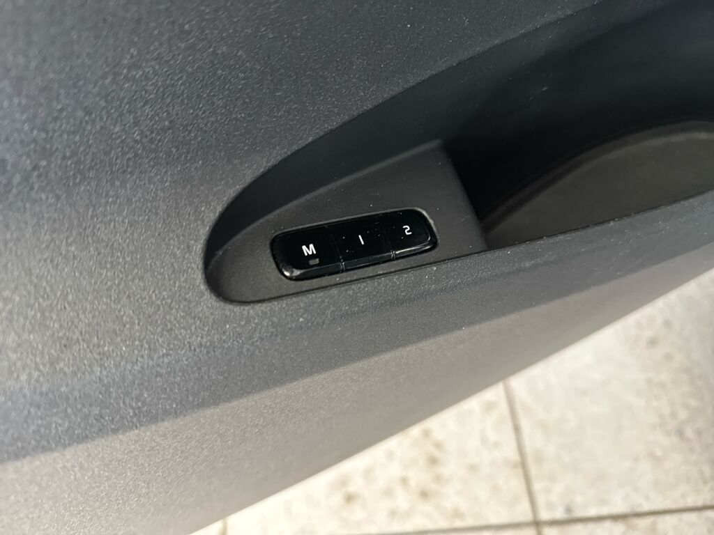 Polestar 2 2021 Musta