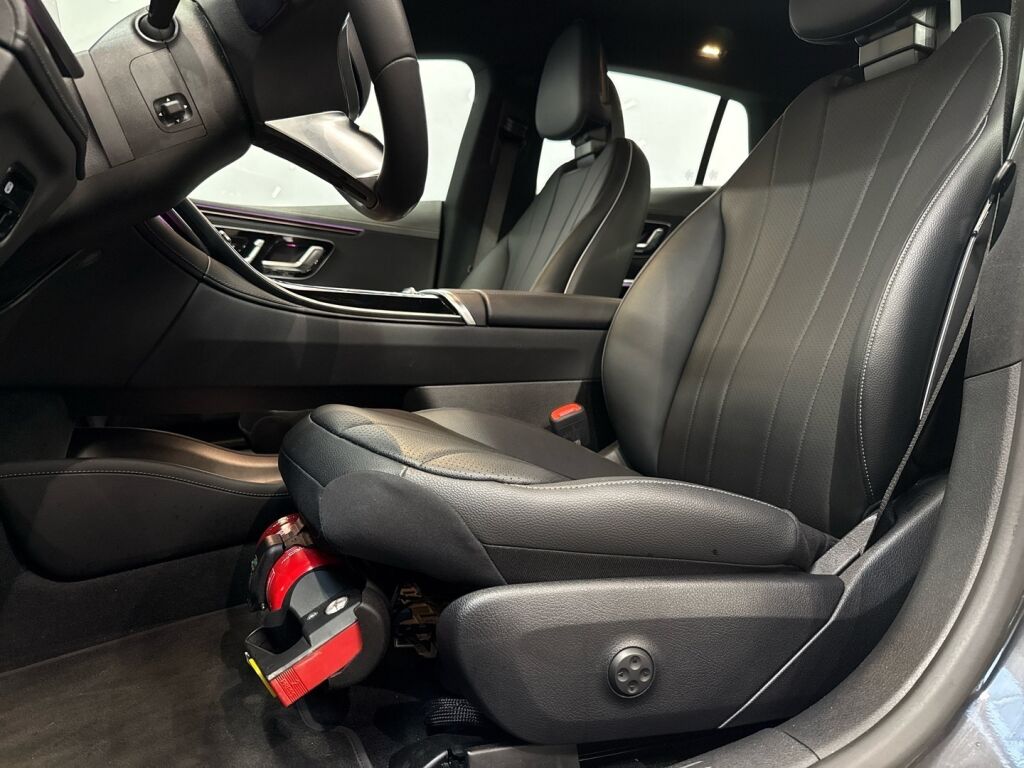 Mercedes-Benz EQE 2025 Musta