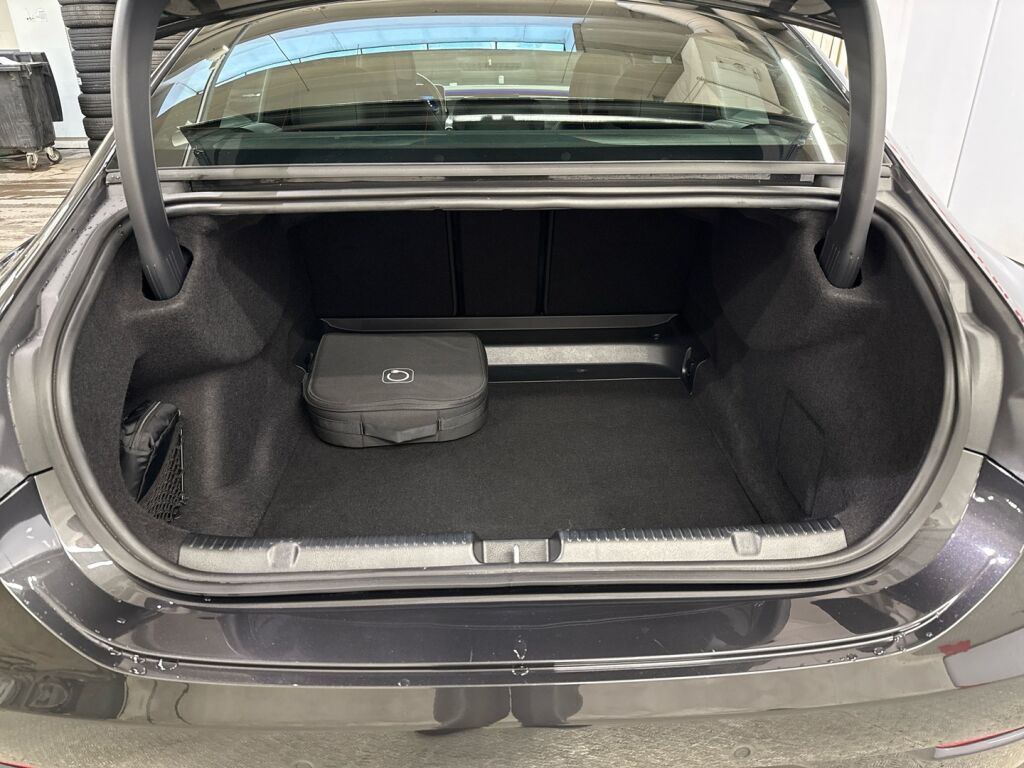 Mercedes-Benz EQE 2025 