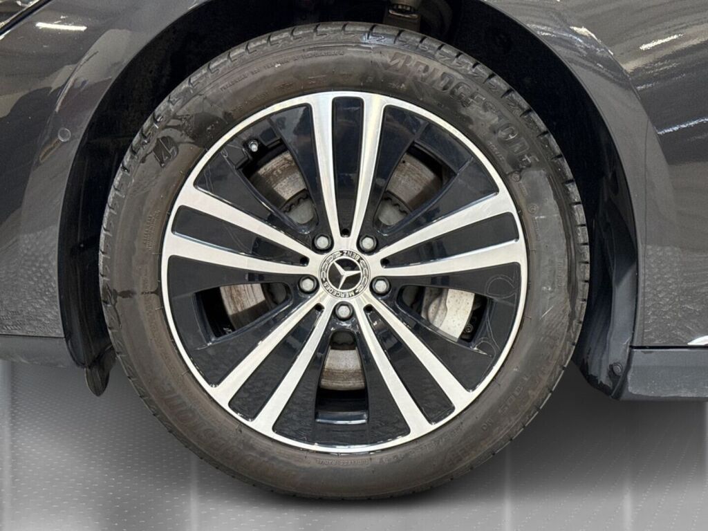 Mercedes-Benz EQE 2025 Musta