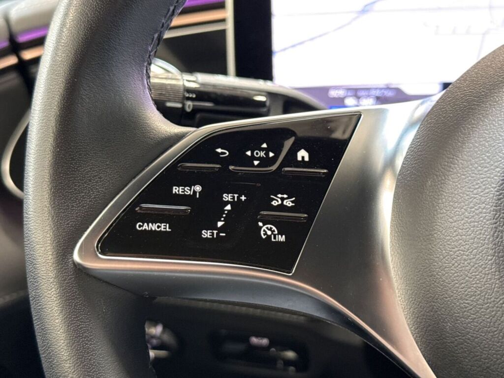 Mercedes-Benz EQE 2025 Musta