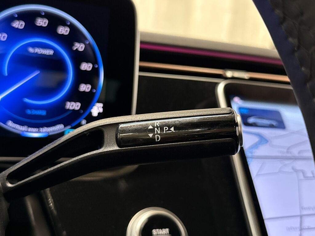 Mercedes-Benz EQE 2025 Musta