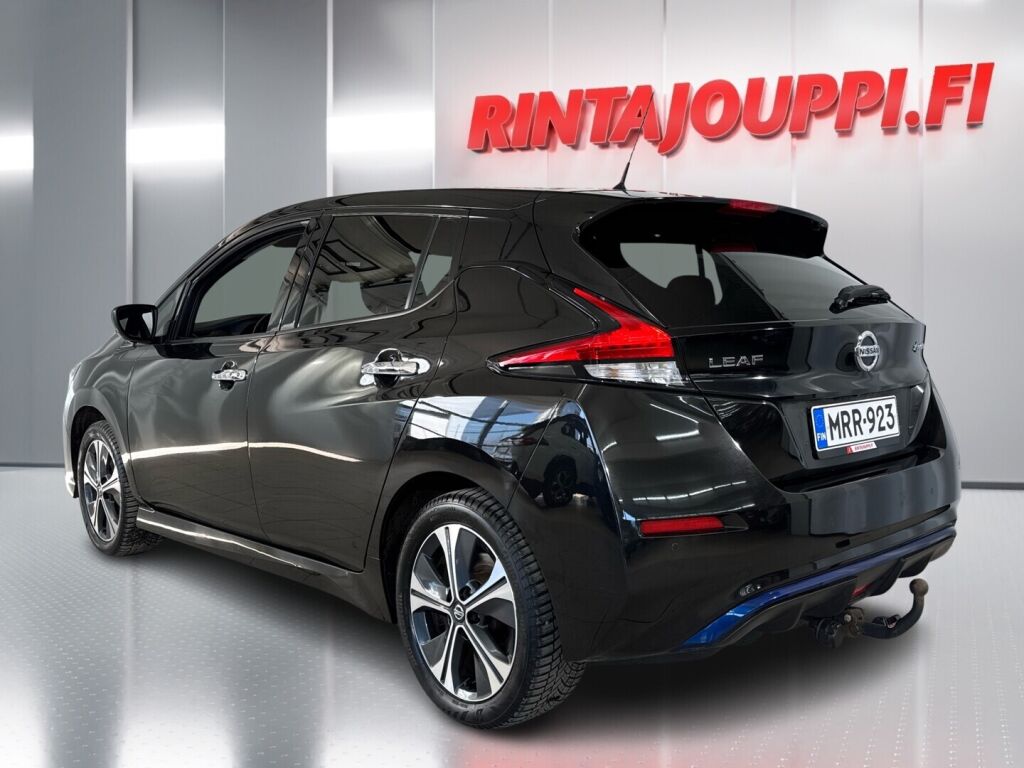 Nissan LEAF 2021 Musta