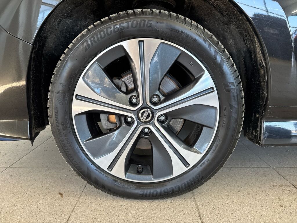 Nissan LEAF 2021 Musta