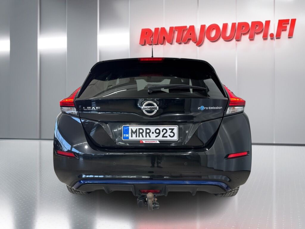 Nissan LEAF 2021 Musta