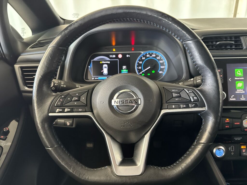 Nissan LEAF 2021 Musta