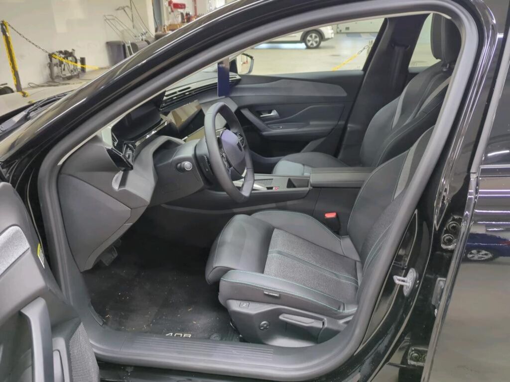 Peugeot 408 2026 Musta