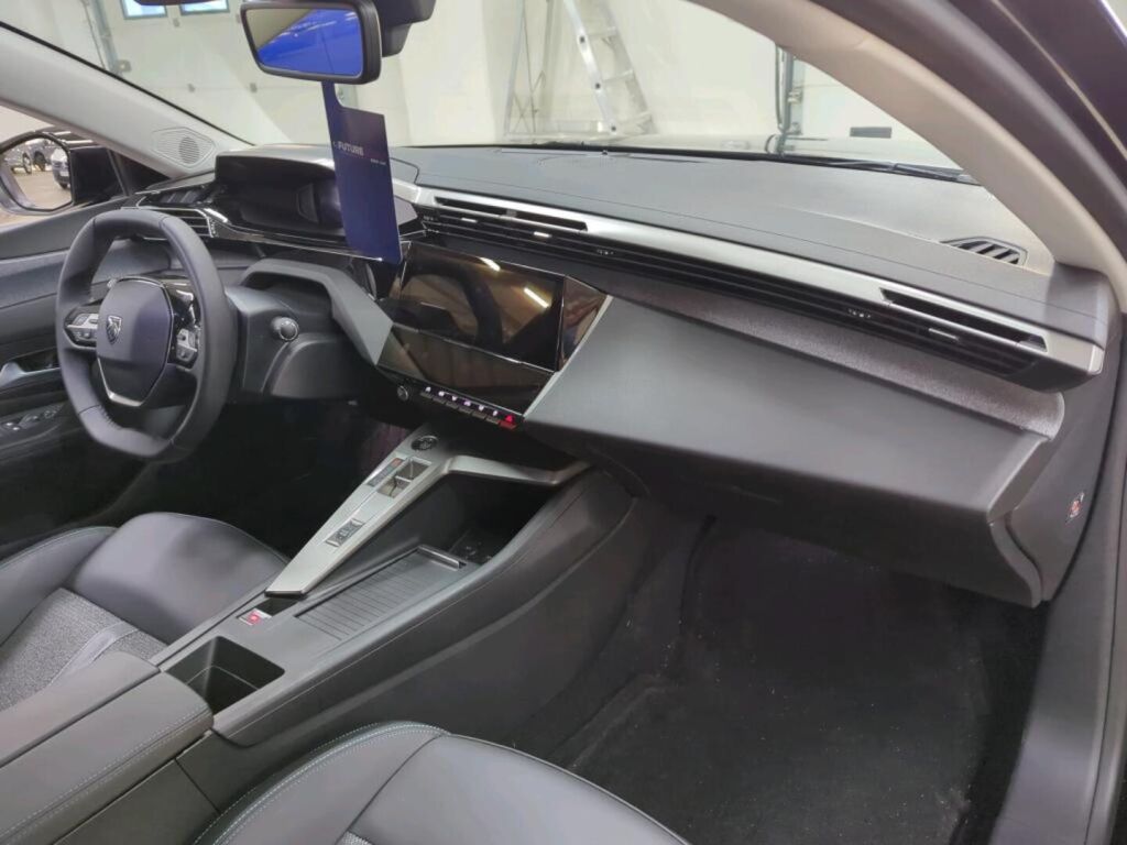 Peugeot 408 2026 Musta