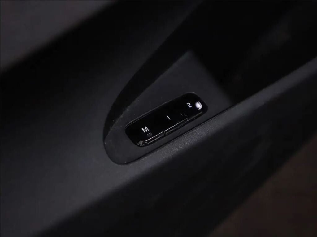 Polestar 2 2021 Harmaa