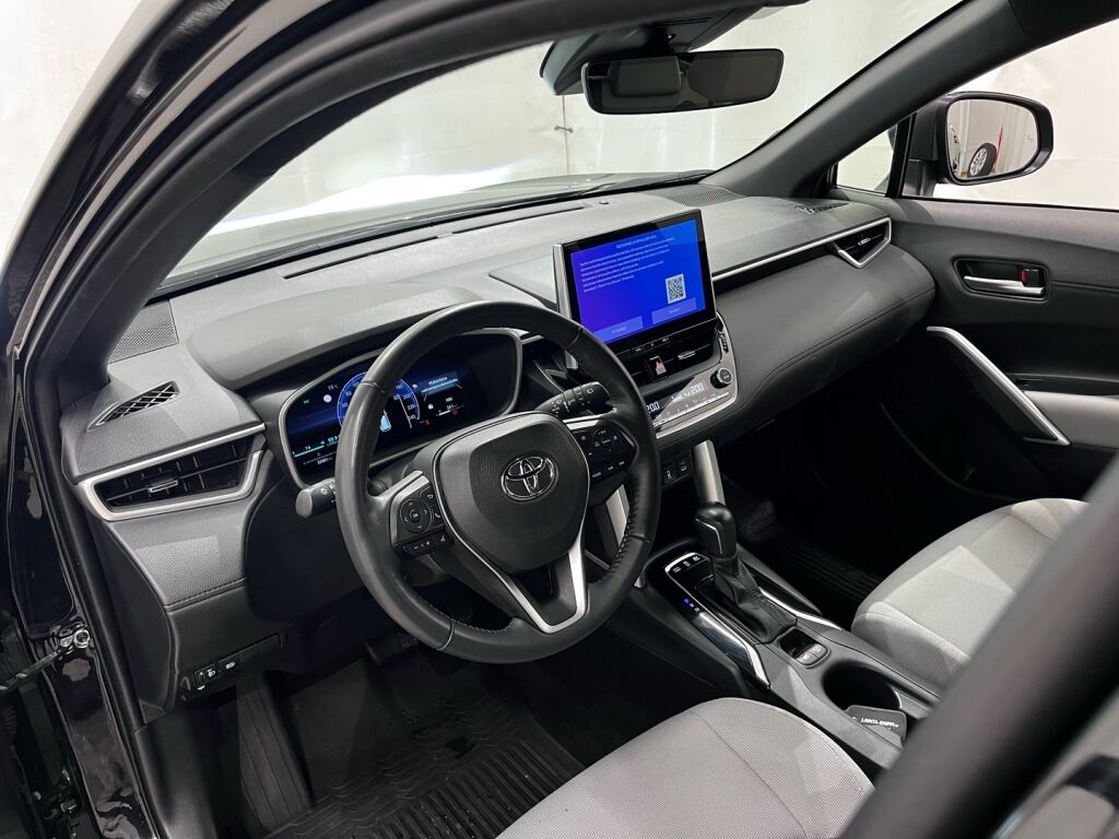 Toyota Corolla Cross 2024 Musta