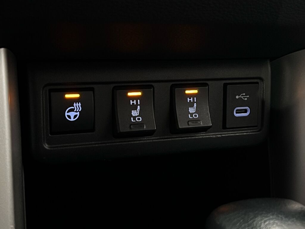 Toyota Corolla Cross 2024 Musta