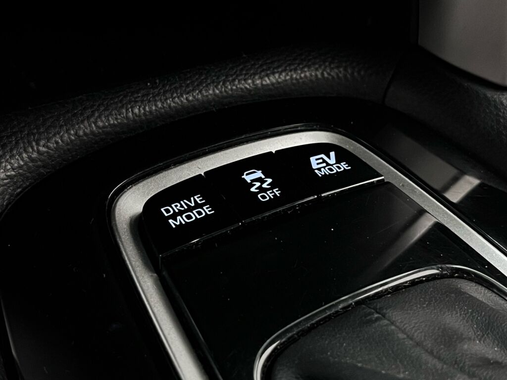 Toyota Corolla Cross 2024 Musta