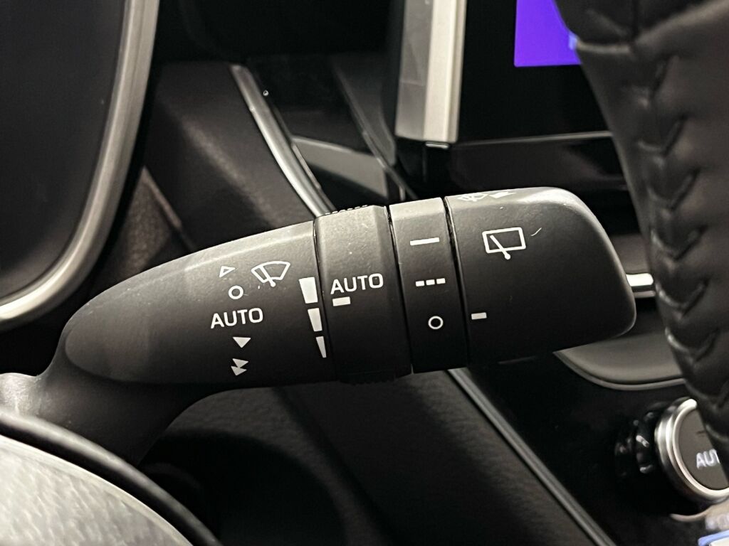 Toyota Corolla Cross 2024 Musta