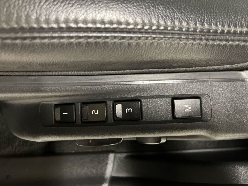 Volvo XC60 2016 Musta