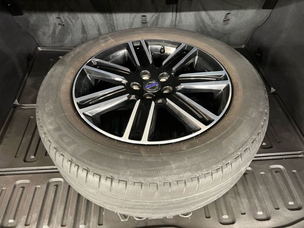 Volvo XC60 2016 Musta