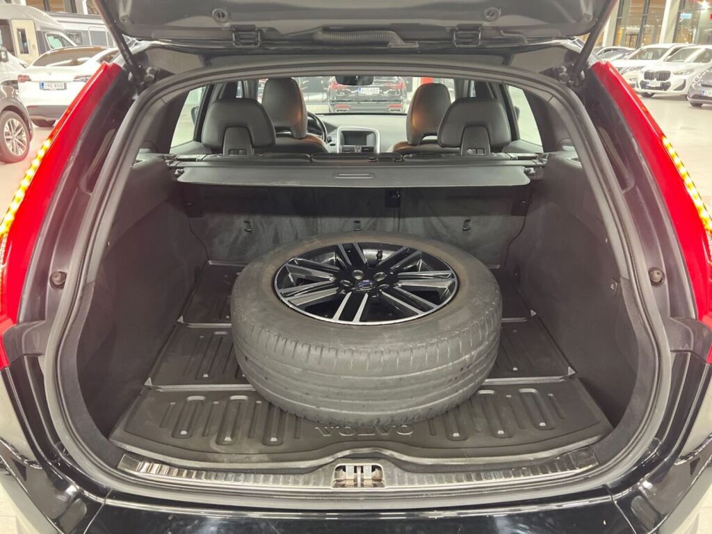 Volvo XC60 2016 Musta