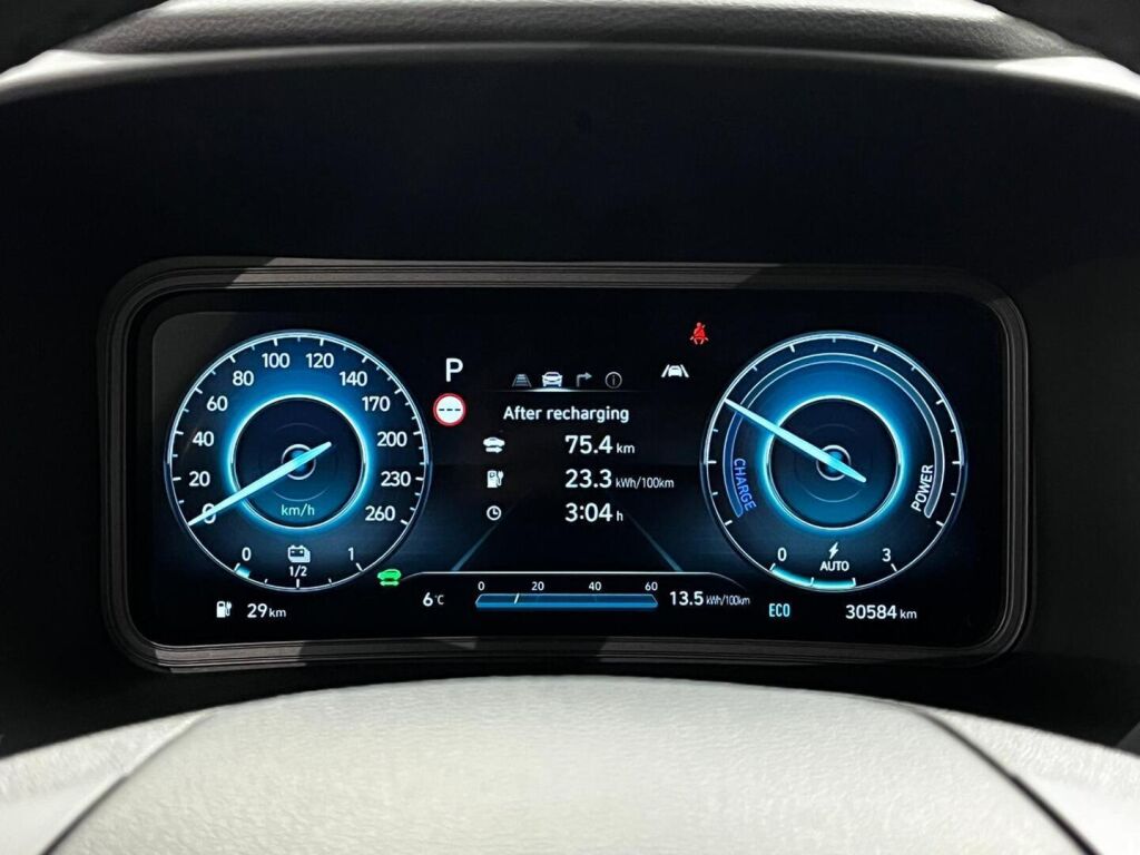 Hyundai KONA 2021 Musta