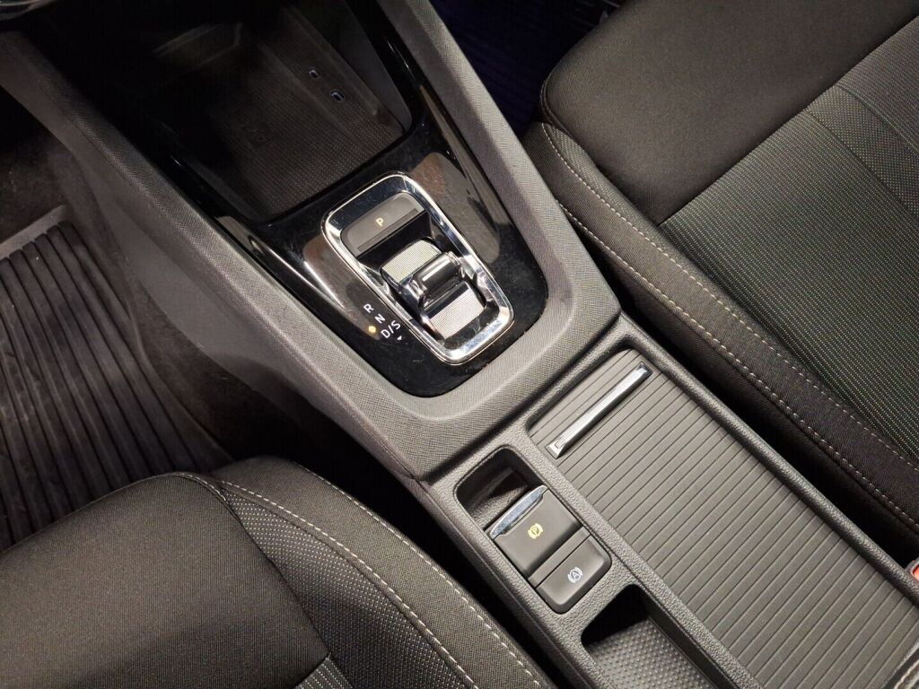 Skoda Octavia 2021 Sininen