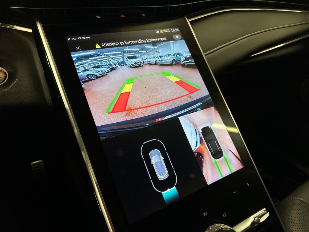 Mg Marvel R 2022 Musta