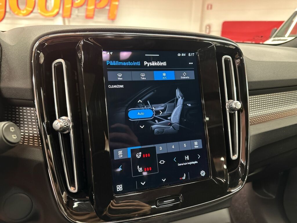 Volvo XC40 2021 Musta