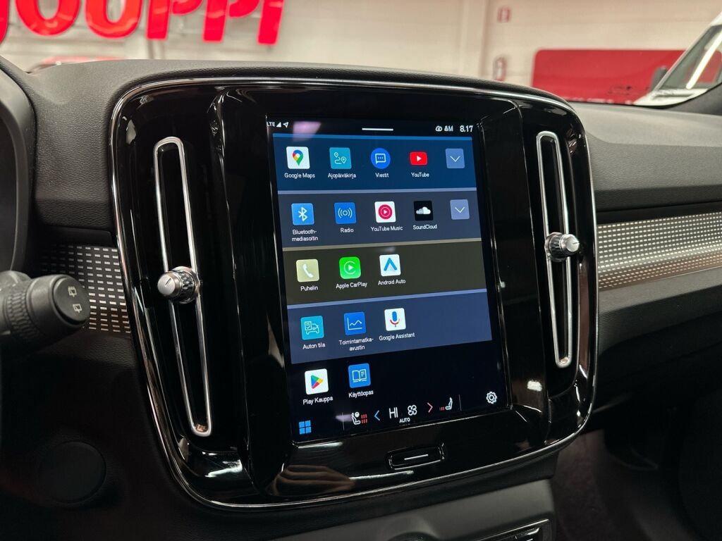 Volvo XC40 2021 Musta