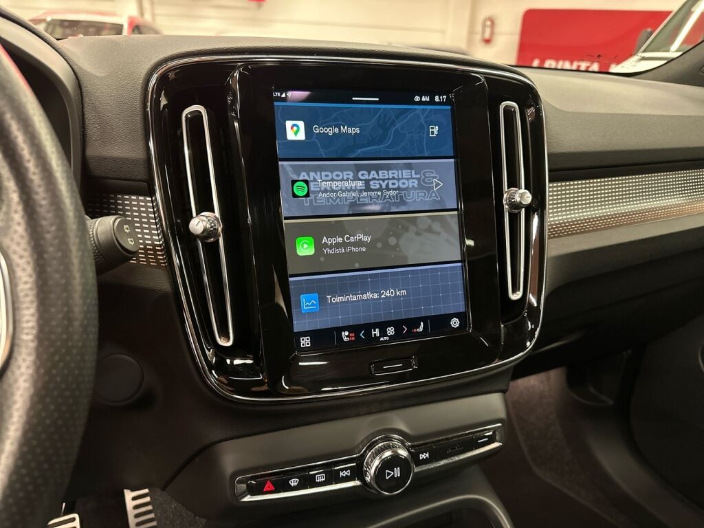 Volvo XC40 2021 Musta