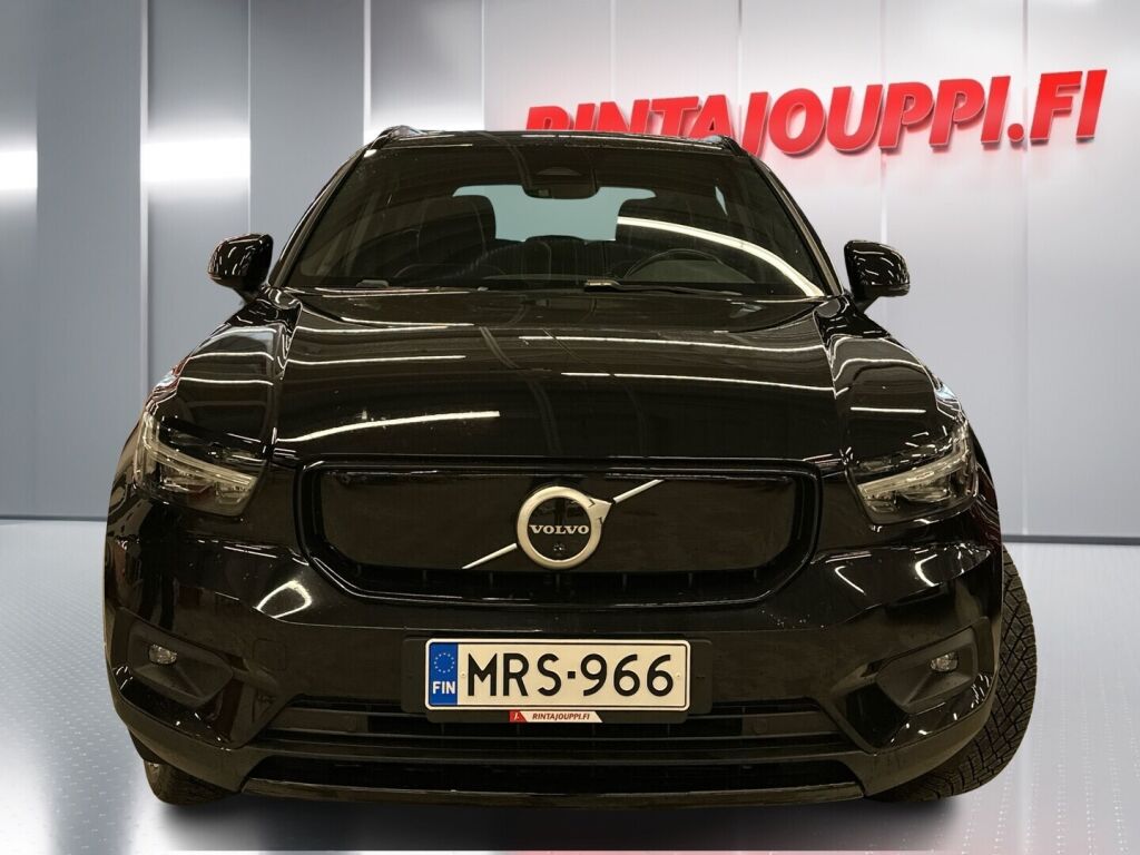 Volvo XC40 2021 Musta