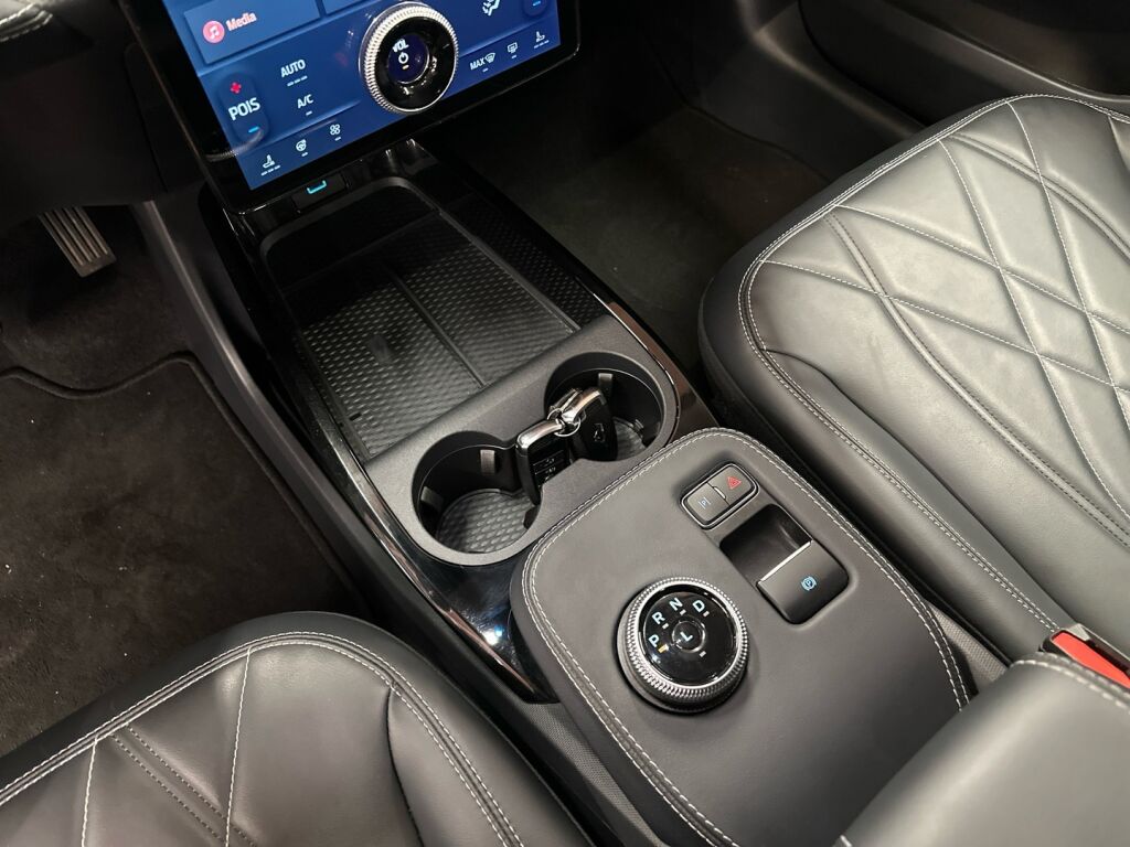 Ford Mustang 2021 Musta