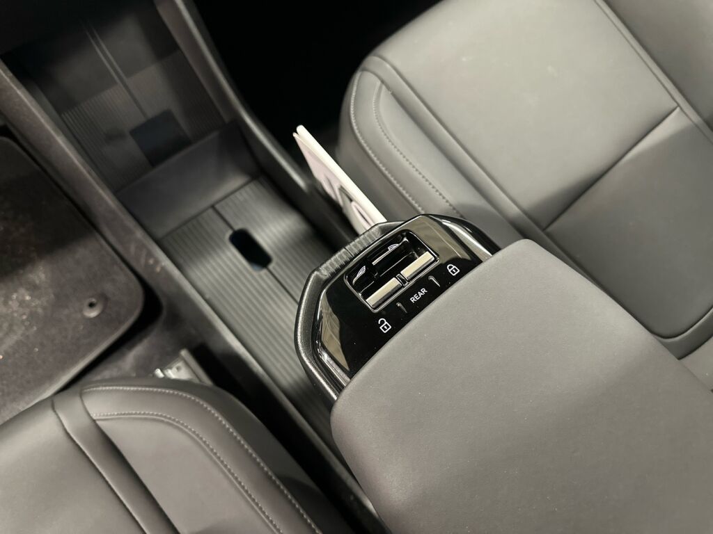 Volvo EX30 2024 Harmaa