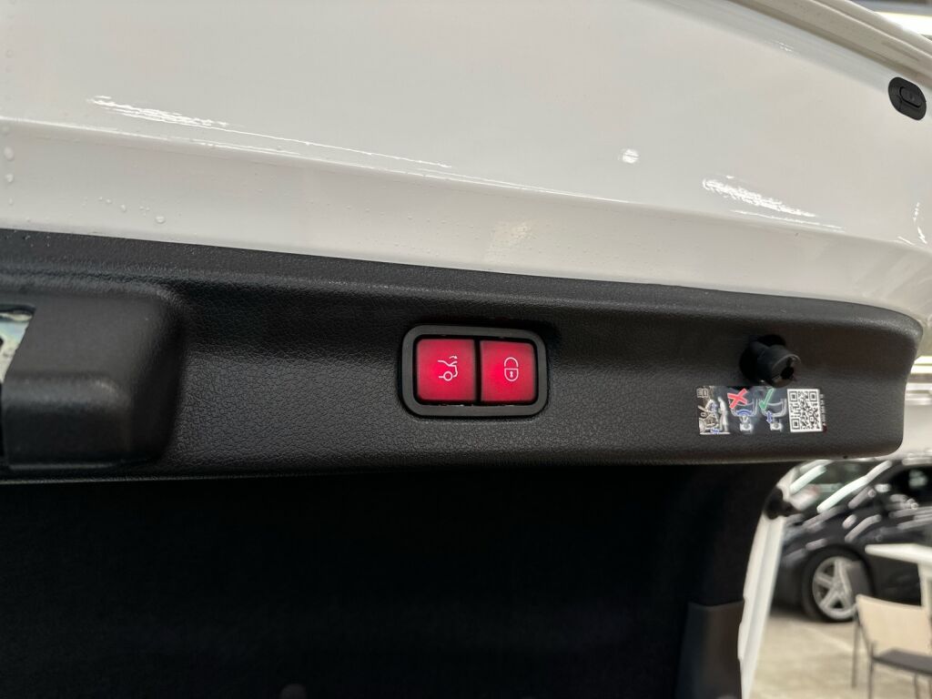 Mercedes-Benz EQE 2025 