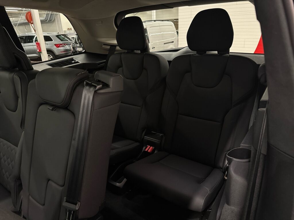 Volvo XC90 2025 Metalli harmaa