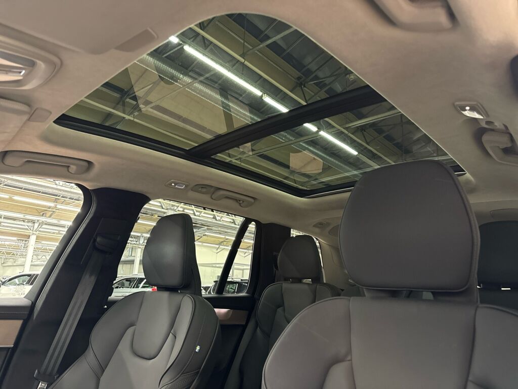 Volvo XC90 2025 Metalli harmaa