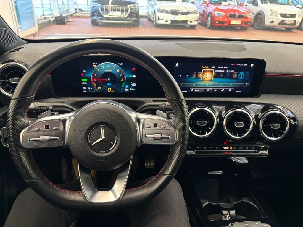 Mercedes-Benz A 2022 Valkoinen