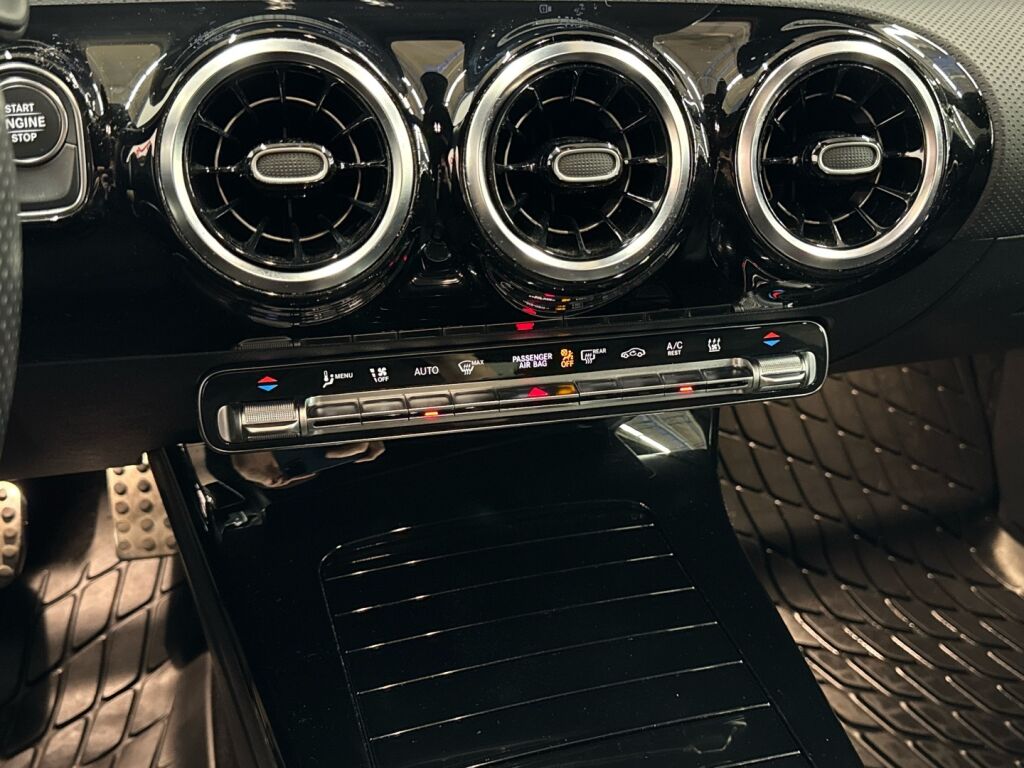 Mercedes-Benz A 2022 Valkoinen