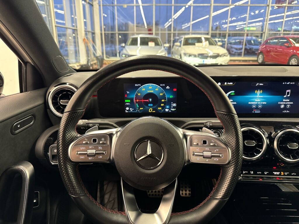 Mercedes-Benz A 2022 Valkoinen