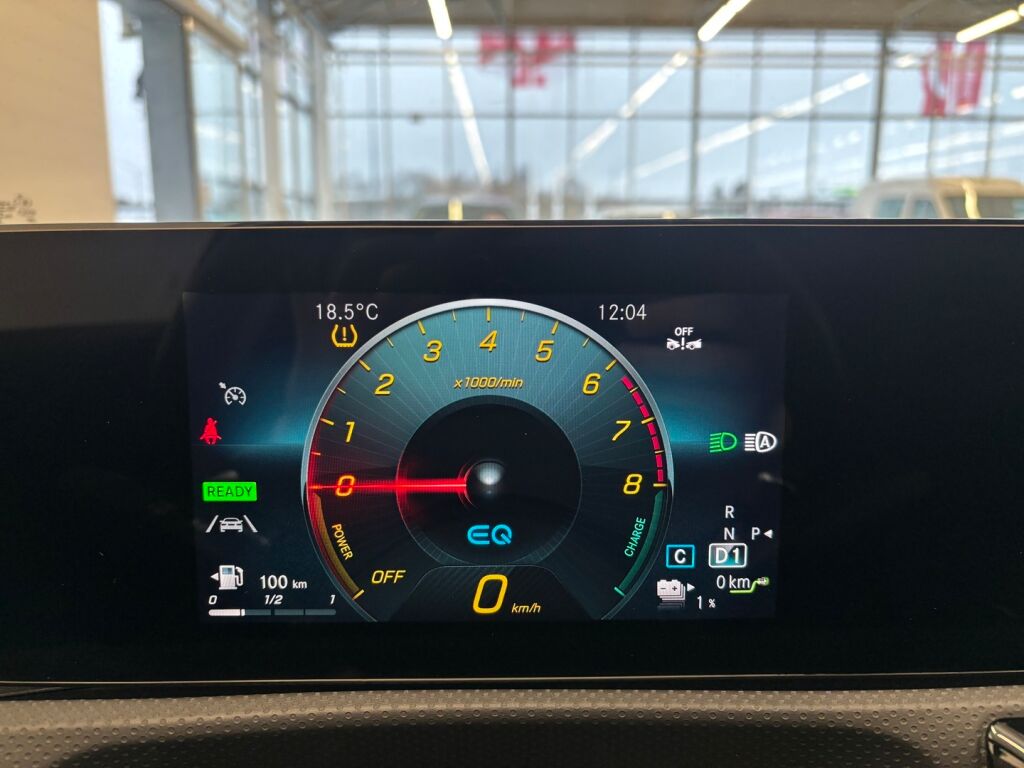 Mercedes-Benz A 2022 Valkoinen