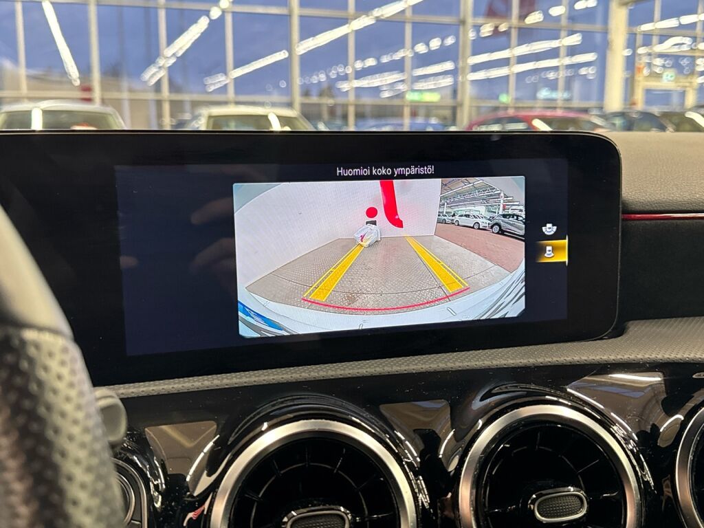 Mercedes-Benz A 2022 Valkoinen