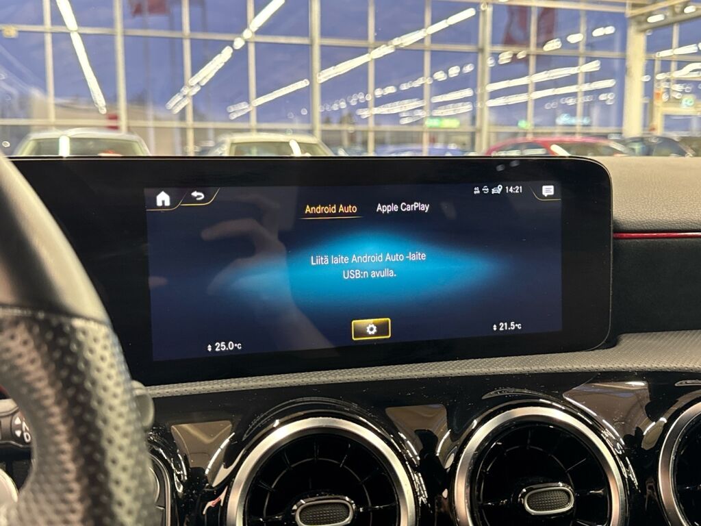 Mercedes-Benz A 2022 Valkoinen