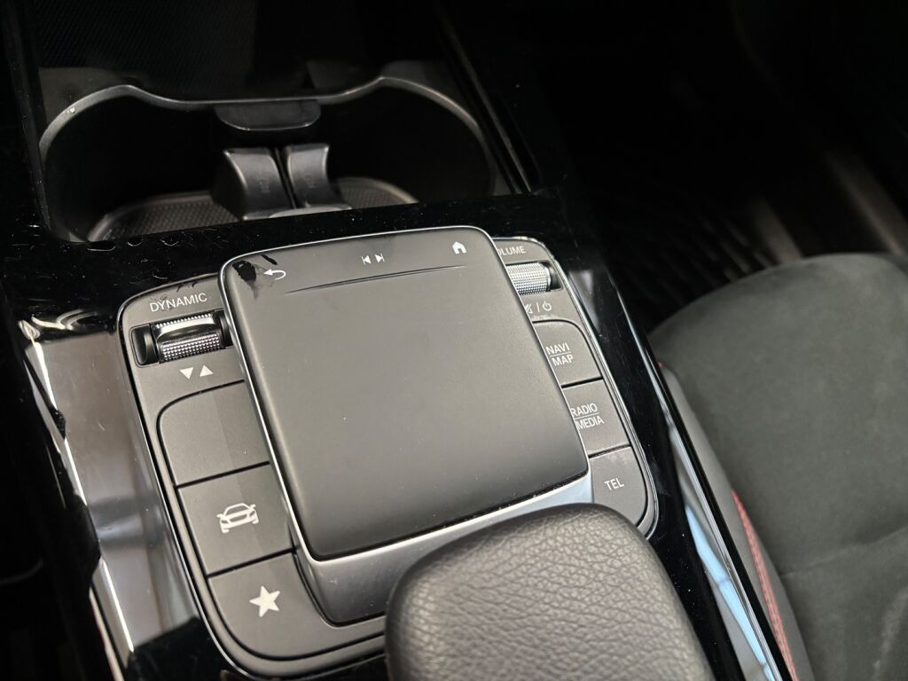 Mercedes-Benz A 2022 Valkoinen