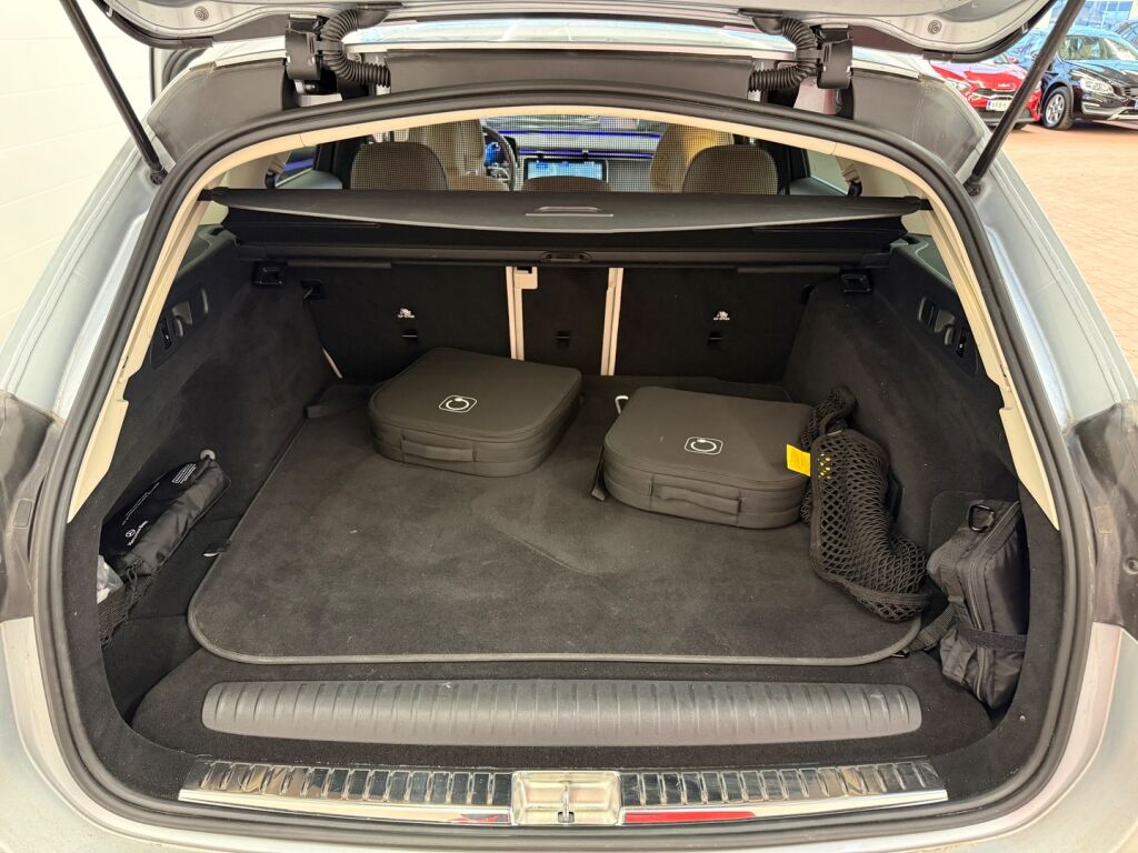 Mercedes-Benz E 2025 