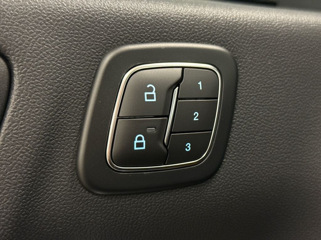 Ford Kuga 2026 Harmaa