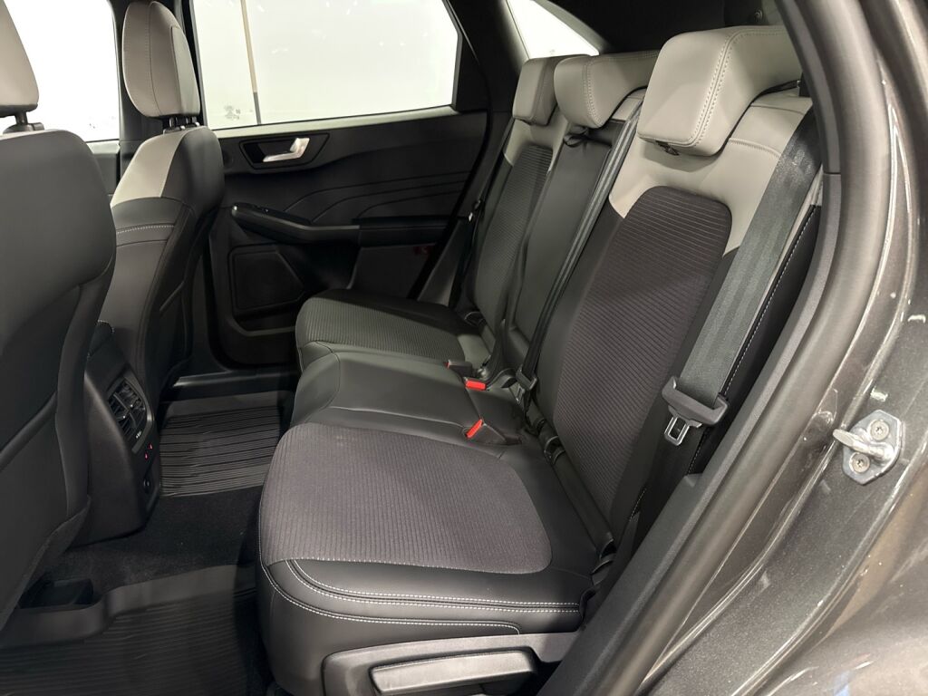 Ford Kuga 2026 Harmaa