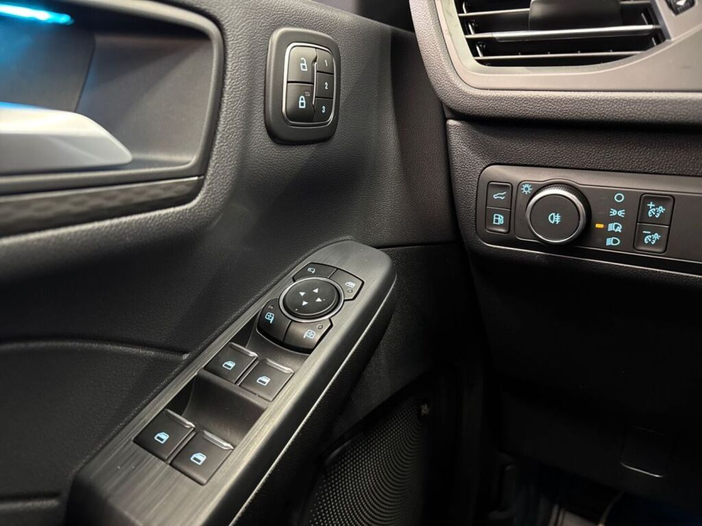 Ford Kuga 2026 Metropolis White