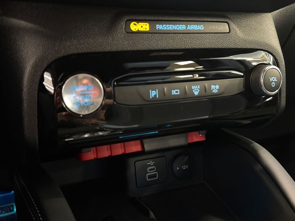 Ford Kuga 2026 Metropolis White