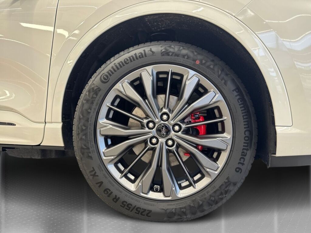 Ford Kuga 2026 Metropolis White