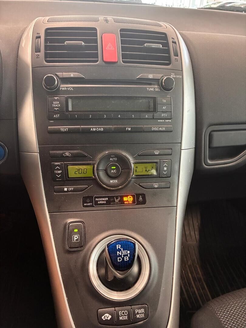 Toyota Auris 2011 Hopea
