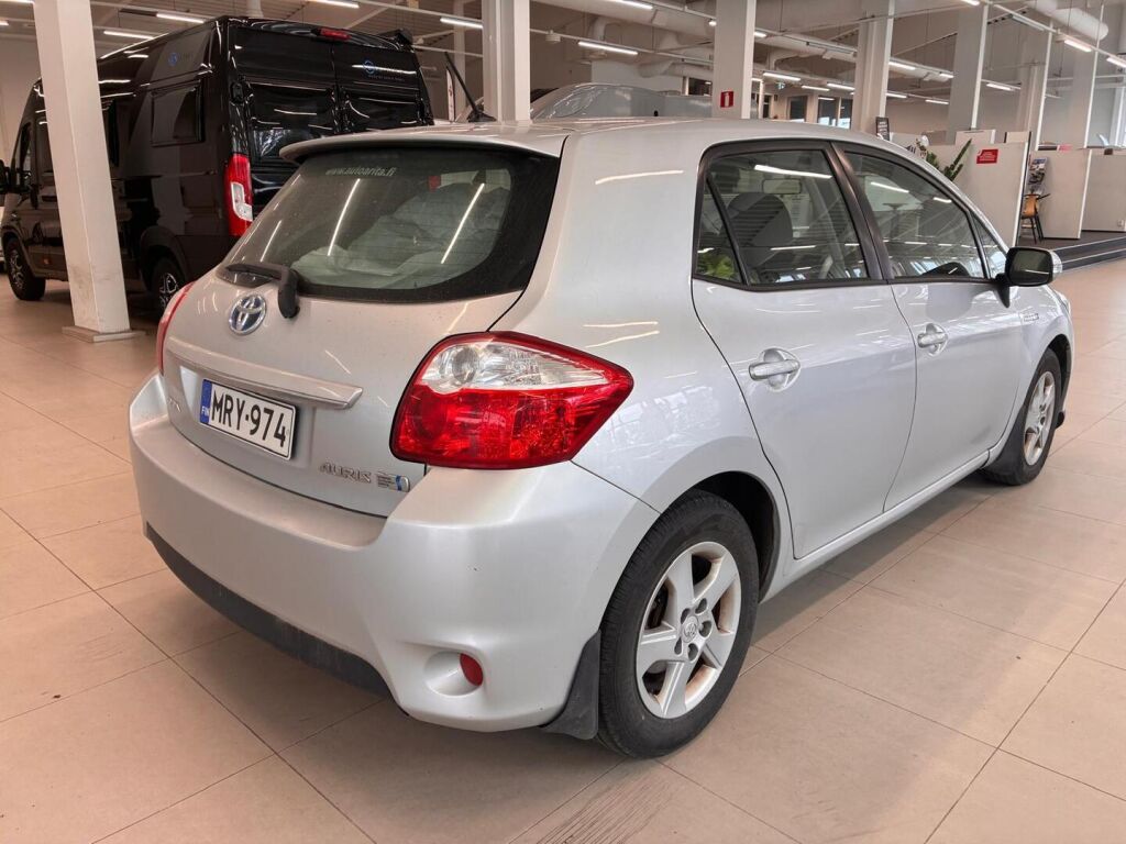 Toyota Auris 2011 Hopea