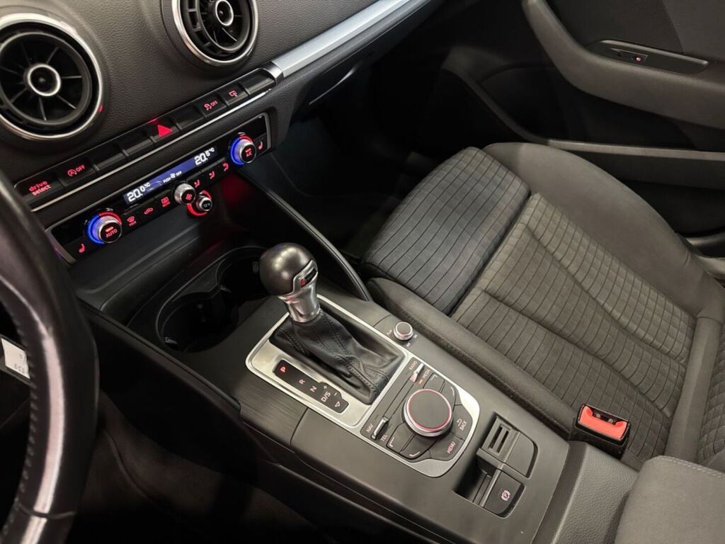 Audi A3 2016 Musta