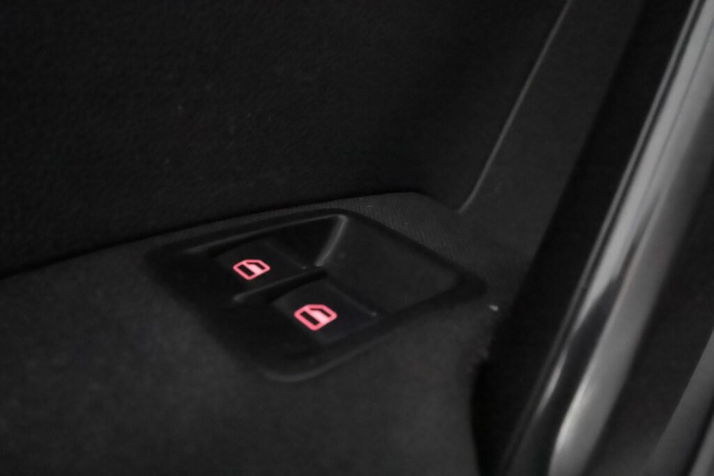 Volkswagen Caddy Maxi 2016 Violetti